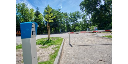 Reisemobilstellplatz - Lüneburg - Schrankenanlage  - Parkplatz am Waldbad
