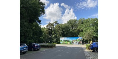 Reisemobilstellplatz - Region Leipzig - Einfahrt Parkplatz Kurgebiet - Parkplatz Kurgebiet