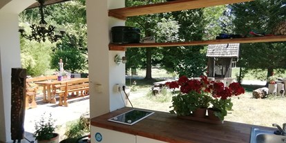 Reisemobilstellplatz - Ungarn - Außenküche - WaldhausCampingPat