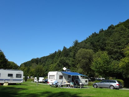 Reisemobilstellplatz - Tennis - Stellplätze - Odenwald-Camping-Park