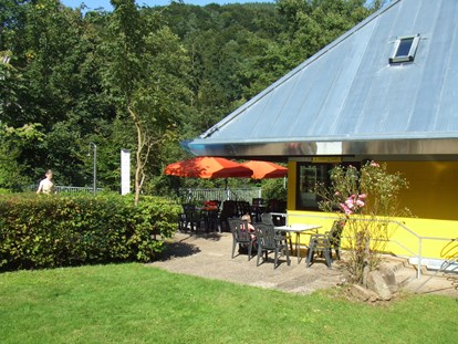 Reisemobilstellplatz - Tennis - Pool-Bar - Odenwald-Camping-Park