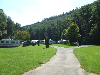 Reisemobilstellplatz - Tennis - Premium-Stellplätze - Odenwald-Camping-Park