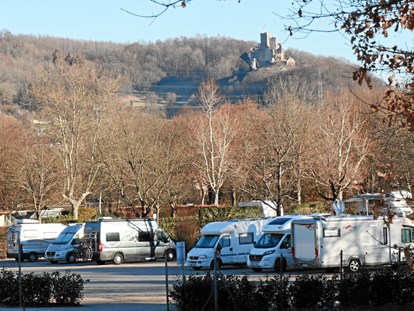 Reisemobilstellplatz - WLAN: am ganzen Platz vorhanden - Nahe Campingplatz Lörrach und Burg Rötteln - Wohnmobil-Stellplatz Lörrach-Basel