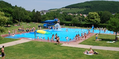 Reisemobilstellplatz - Luxemburg - Schwimmbad geöffnet Juni bis September - Camping Kaul