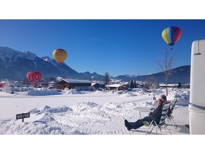 Reisemobilstellplatz - Wintercamping - Panoramaplatz während der Ballonwoche  - Camping Lindlbauer Inzell