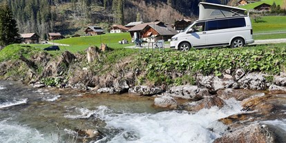 Reisemobilstellplatz - Skilift - Herrliche Lage direkt am Jaunbach und am Fusse der Gastlosenkette. - Gastlosen Camp Area Jaun