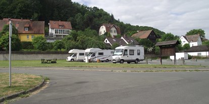 Reisemobilstellplatz - Preis - 4 großzügige Stellpätze, Platz und Stromanschlüsse für maximal 6 Camper  - Stellplatz am Klang