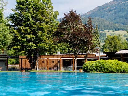 Reisemobilstellplatz - Swimmingpool - Restaurant mit Terrasse - lassen Sie sich kulinarisch verwöhnen  - Camping am Waldbad