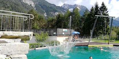 Reisemobilstellplatz - Hunde erlaubt: Hunde nur in NS - Natur Pool - Lechtal Camping Vorderhornbach