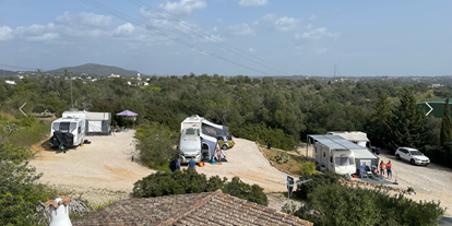 Reisemobilstellplatz - Portugal - Camping is build on 4 levels, with 2 pitches on each level. -                The Lemon Tree Villa Apartments & Camping