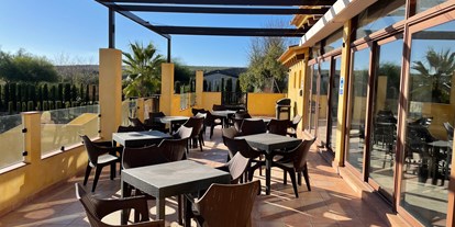 Reisemobilstellplatz - Spanien - outdoor seating and wifi zone - savannah park resort