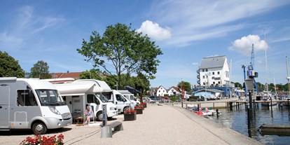 Reisemobilstellplatz - Tennis - Wohnmobilstellplatz am Schleswiger Stadthafen - Stellplatz am Schleswiger Stadthafen