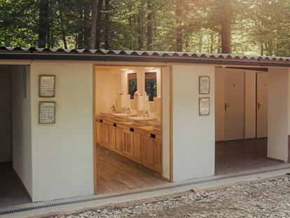 Reisemobilstellplatz - Slowenien - Part of our toilete areas. - Forest Camping Mozirje