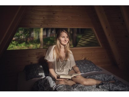 Reisemobilstellplatz - Slowenien - Our wooden huts 'Forest bed' - Forest Camping Mozirje