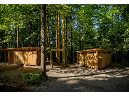 Reisemobilstellplatz - Slowenien - Part of our toilete and eco shower areas with alway hot water available. - Forest Camping Mozirje