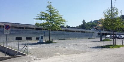 Reisemobilstellplatz - St. Gallen - Ansicht bei Anfahrt - Parkplatz Paul-Grüninger-Station