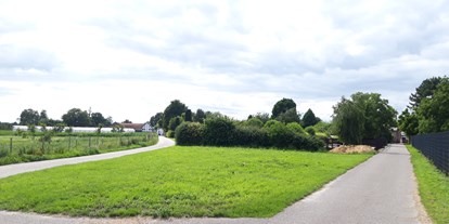 Reisemobilstellplatz - Nordrhein-Westfalen - Stellplatz "Feldblick" und "Am Garten" auf dem Bauernhof Familie Kamp