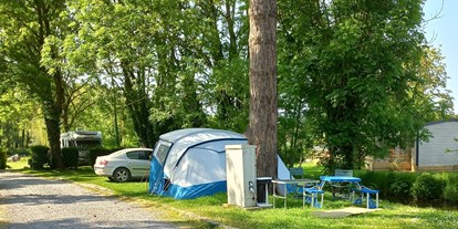 Reisemobilstellplatz - Frankreich - Grass pitch for tents along the river - Camping de la Sensée