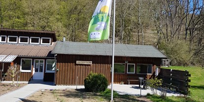 Reisemobilstellplatz - Niedersachsen - Sanitärgebäude und Rezeption - Wohnmobil- und Campingpark Ambergau